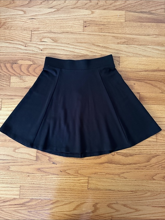 H&M Dresses & Skirts - H&M Divided Skater Skirt XS